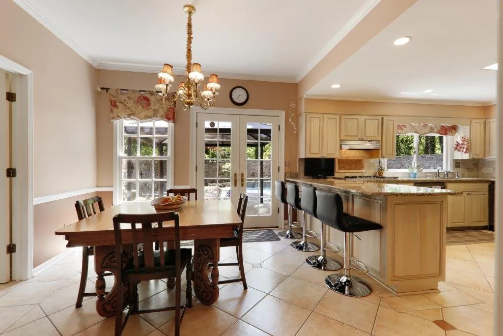 6095 Blackwater Trail, Sandy Springs, Georgia 30328, 4 Bedrooms Bedrooms, ,4 BathroomsBathrooms,Residential,Sold,6095 Blackwater Trail,6544803