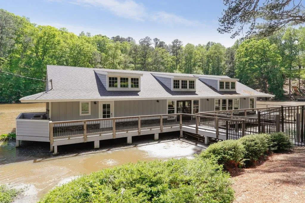 6095 Blackwater Trail, Sandy Springs, Georgia 30328, 4 Bedrooms Bedrooms, ,4 BathroomsBathrooms,Residential,Sold,6095 Blackwater Trail,6544803