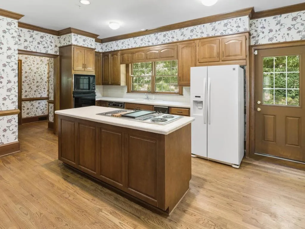 7535 Bridgegate Court, Sandy Springs, Georgia 30350, 4 Bedrooms Bedrooms, ,3 BathroomsBathrooms,Residential,Sold,7535 Bridgegate Court,6938466