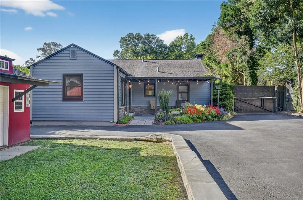 727 Channing Drive Nw, Atlanta, Georgia 30318, 2 Bedrooms Bedrooms, ,2 BathroomsBathrooms,Residential,For Sale,727 Channing Drive Nw,7647872