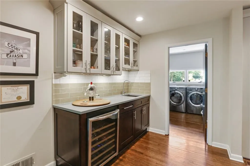 110 River North Drive, Sandy Springs, Georgia 30328, 4 Bedrooms Bedrooms, ,4 BathroomsBathrooms,Residential,Sold,110 River North Drive,6686824