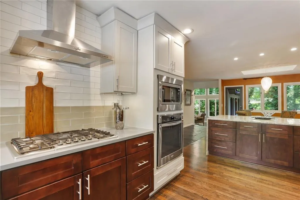 110 River North Drive, Sandy Springs, Georgia 30328, 4 Bedrooms Bedrooms, ,4 BathroomsBathrooms,Residential,Sold,110 River North Drive,6686824