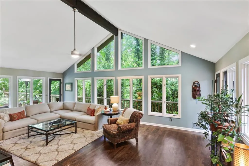 110 River North Drive, Sandy Springs, Georgia 30328, 4 Bedrooms Bedrooms, ,4 BathroomsBathrooms,Residential,Sold,110 River North Drive,6686824