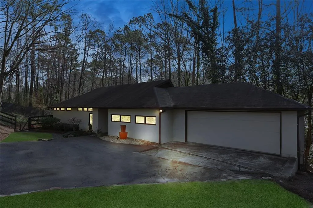 110 River North Drive, Sandy Springs, Georgia 30328, 4 Bedrooms Bedrooms, ,4 BathroomsBathrooms,Residential,Sold,110 River North Drive,6686824
