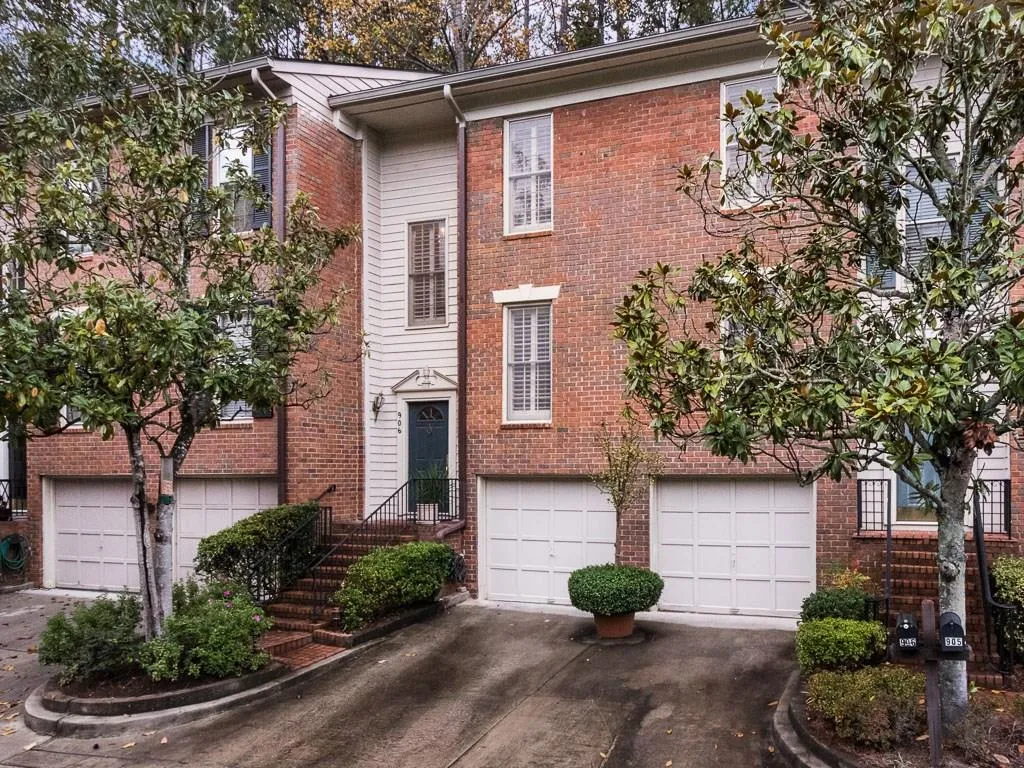 906 Brandywine Circle, Sandy Springs, Georgia 30350, 3 Bedrooms Bedrooms, ,2 BathroomsBathrooms,Residential,Sold,906 Brandywine Circle,5616718