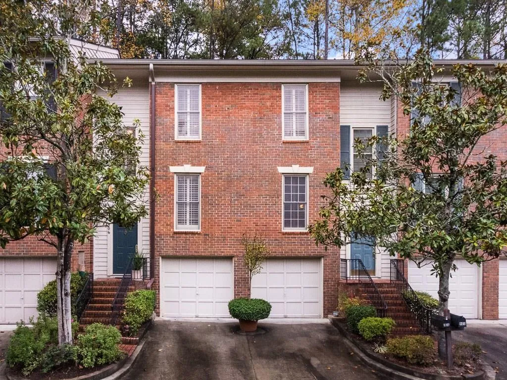 906 Brandywine Circle, Sandy Springs, Georgia 30350, 3 Bedrooms Bedrooms, ,2 BathroomsBathrooms,Residential,Sold,906 Brandywine Circle,5616718