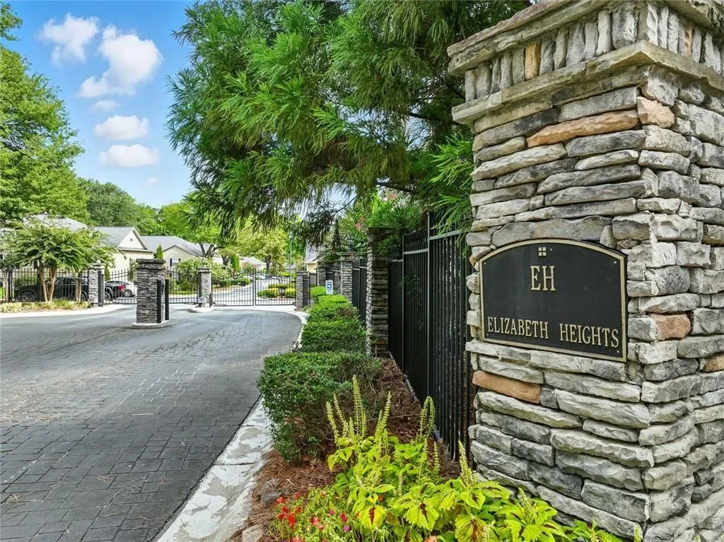 1804 Brighton Point, Atlanta, Georgia 30328, 2 Bedrooms Bedrooms, ,2 BathroomsBathrooms,Residential,For Sale,1804 Brighton Point,7641006