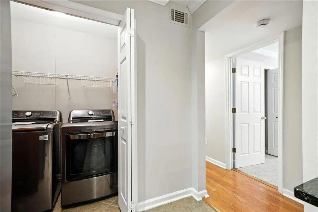 1804 Brighton Point, Atlanta, Georgia 30328, 2 Bedrooms Bedrooms, ,2 BathroomsBathrooms,Residential,For Sale,1804 Brighton Point,7641006