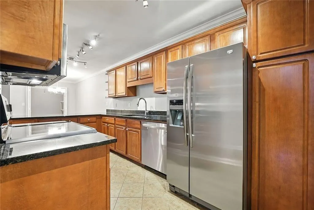 1804 Brighton Point, Atlanta, Georgia 30328, 2 Bedrooms Bedrooms, ,2 BathroomsBathrooms,Residential,For Sale,1804 Brighton Point,7641006