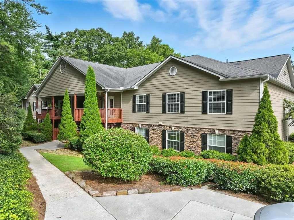 1804 Brighton Point, Atlanta, Georgia 30328, 2 Bedrooms Bedrooms, ,2 BathroomsBathrooms,Residential,For Sale,1804 Brighton Point,7641006