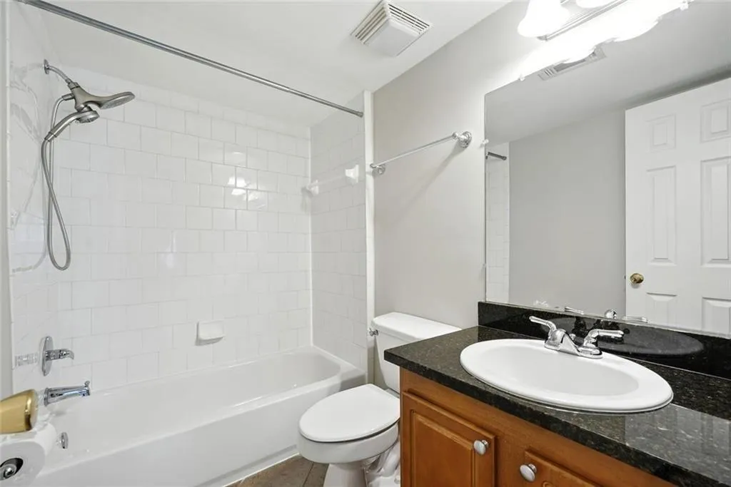 1804 Brighton Point, Atlanta, Georgia 30328, 2 Bedrooms Bedrooms, ,2 BathroomsBathrooms,Residential,For Sale,1804 Brighton Point,7641006