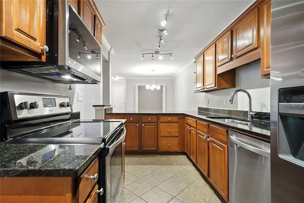 1804 Brighton Point, Atlanta, Georgia 30328, 2 Bedrooms Bedrooms, ,2 BathroomsBathrooms,Residential,For Sale,1804 Brighton Point,7641006