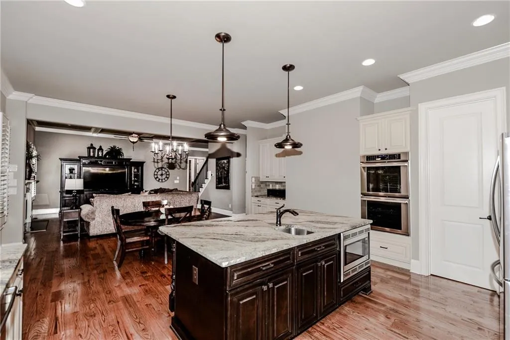 525 Forest Hills Drive, Atlanta, Georgia 30342, 5 Bedrooms Bedrooms, ,4 BathroomsBathrooms,Residential,Sold,525 Forest Hills Drive,5850471