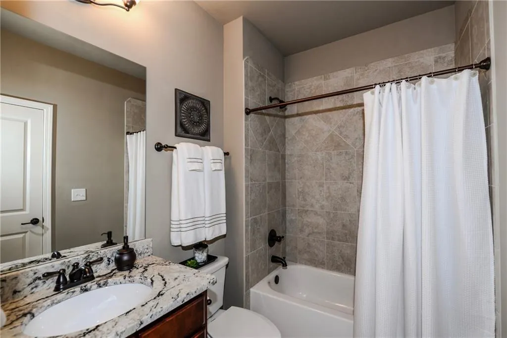 525 Forest Hills Drive, Atlanta, Georgia 30342, 5 Bedrooms Bedrooms, ,4 BathroomsBathrooms,Residential,Sold,525 Forest Hills Drive,5850471