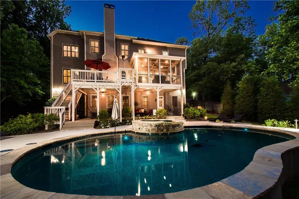 525 Forest Hills Drive, Atlanta, Georgia 30342, 5 Bedrooms Bedrooms, ,4 BathroomsBathrooms,Residential,Sold,525 Forest Hills Drive,5850471