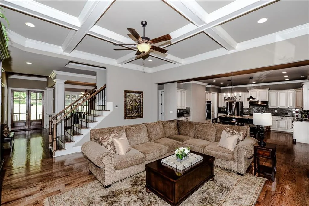 525 Forest Hills Drive, Atlanta, Georgia 30342, 5 Bedrooms Bedrooms, ,4 BathroomsBathrooms,Residential,Sold,525 Forest Hills Drive,5850471