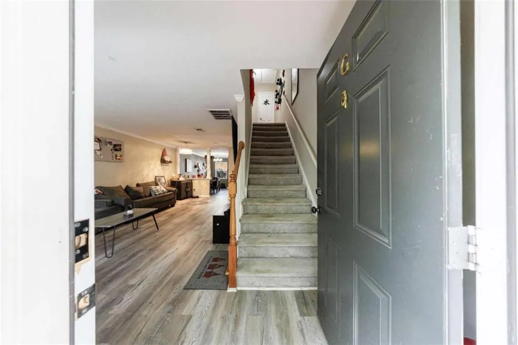 105 River Drive N, Sandy Springs, Georgia 30350, 2 Bedrooms Bedrooms, ,2 BathroomsBathrooms,Residential,For Sale,105 River Drive N,7619394
