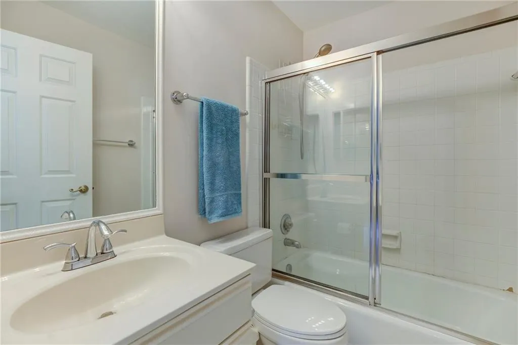 260 Halah Circle Unit 4, Atlanta, Georgia 30328, 4 Bedrooms Bedrooms, ,3 BathroomsBathrooms,Residential,Sold,260 Halah Circle Unit 4,5986512