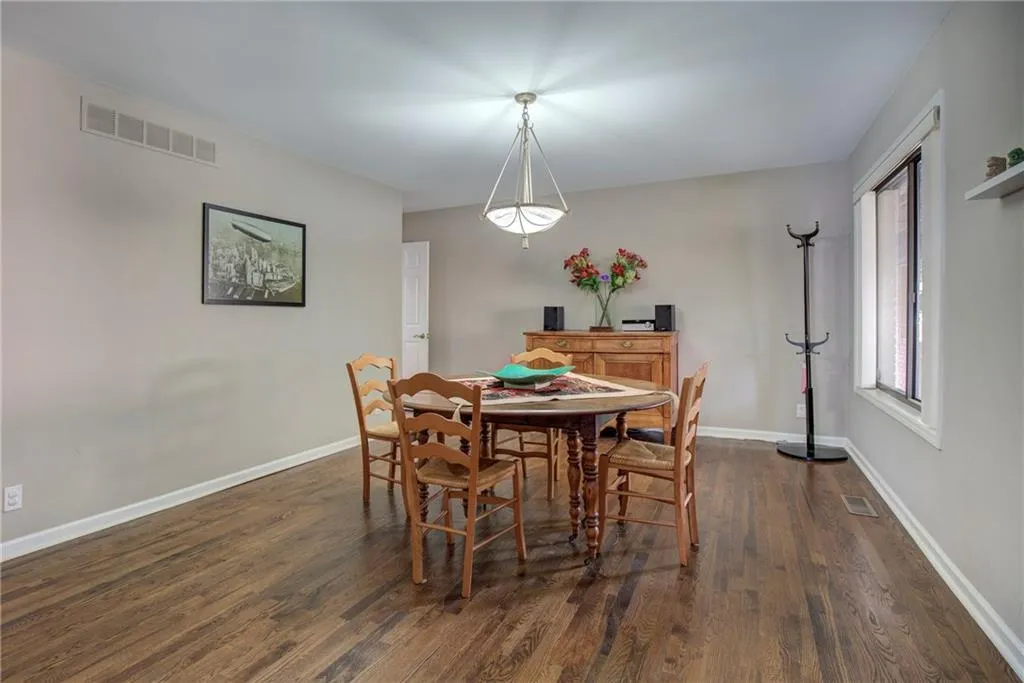 260 Halah Circle Unit 4, Atlanta, Georgia 30328, 4 Bedrooms Bedrooms, ,3 BathroomsBathrooms,Residential,Sold,260 Halah Circle Unit 4,5986512