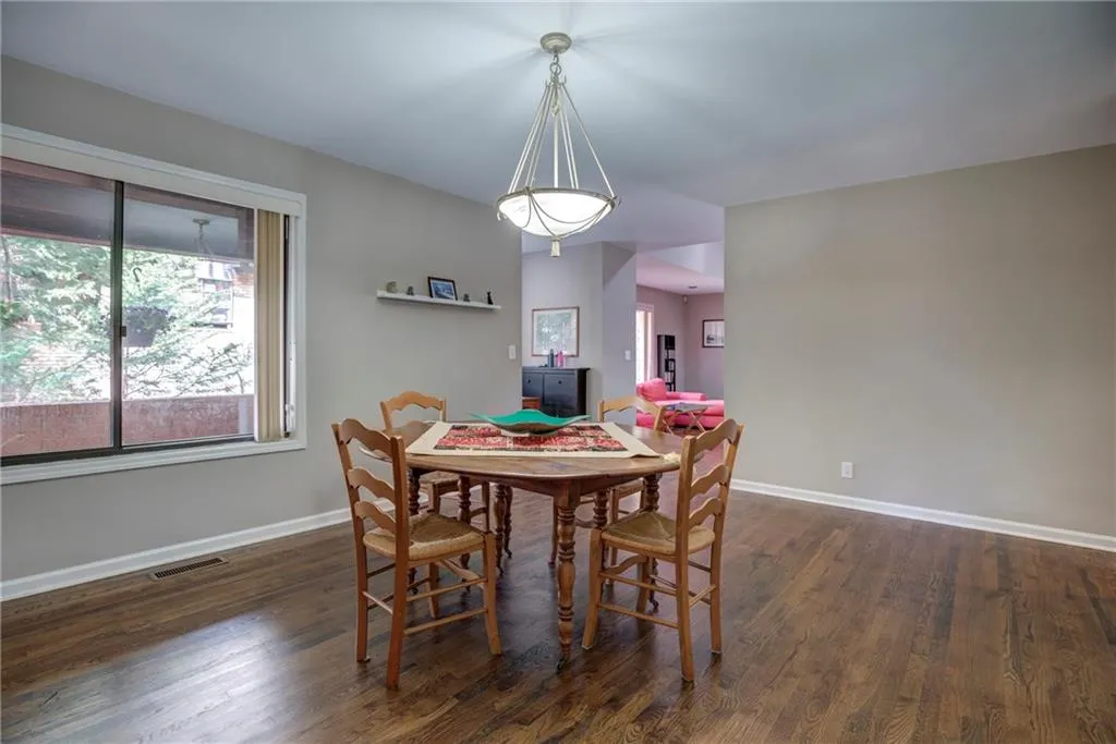 260 Halah Circle Unit 4, Atlanta, Georgia 30328, 4 Bedrooms Bedrooms, ,3 BathroomsBathrooms,Residential,Sold,260 Halah Circle Unit 4,5986512