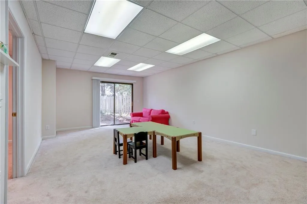 260 Halah Circle Unit 4, Atlanta, Georgia 30328, 4 Bedrooms Bedrooms, ,3 BathroomsBathrooms,Residential,Sold,260 Halah Circle Unit 4,5986512