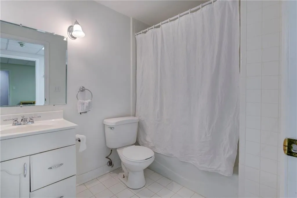 260 Halah Circle Unit 4, Atlanta, Georgia 30328, 4 Bedrooms Bedrooms, ,3 BathroomsBathrooms,Residential,Sold,260 Halah Circle Unit 4,5986512