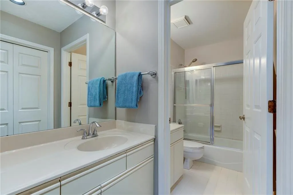 260 Halah Circle Unit 4, Atlanta, Georgia 30328, 4 Bedrooms Bedrooms, ,3 BathroomsBathrooms,Residential,Sold,260 Halah Circle Unit 4,5986512