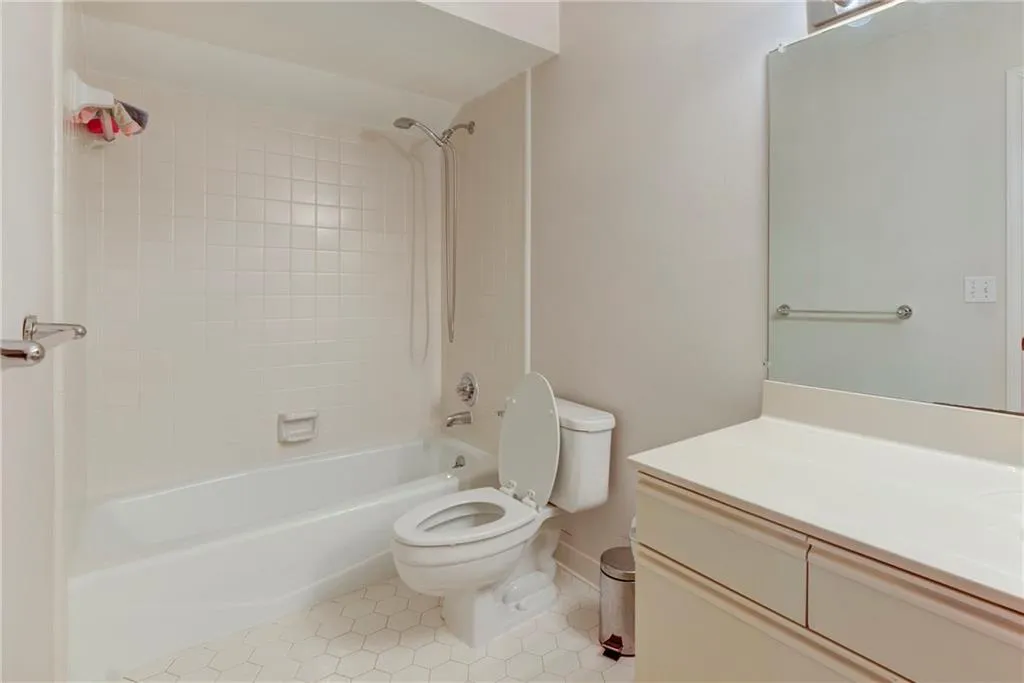 260 Halah Circle Unit 4, Atlanta, Georgia 30328, 4 Bedrooms Bedrooms, ,3 BathroomsBathrooms,Residential,Sold,260 Halah Circle Unit 4,5986512