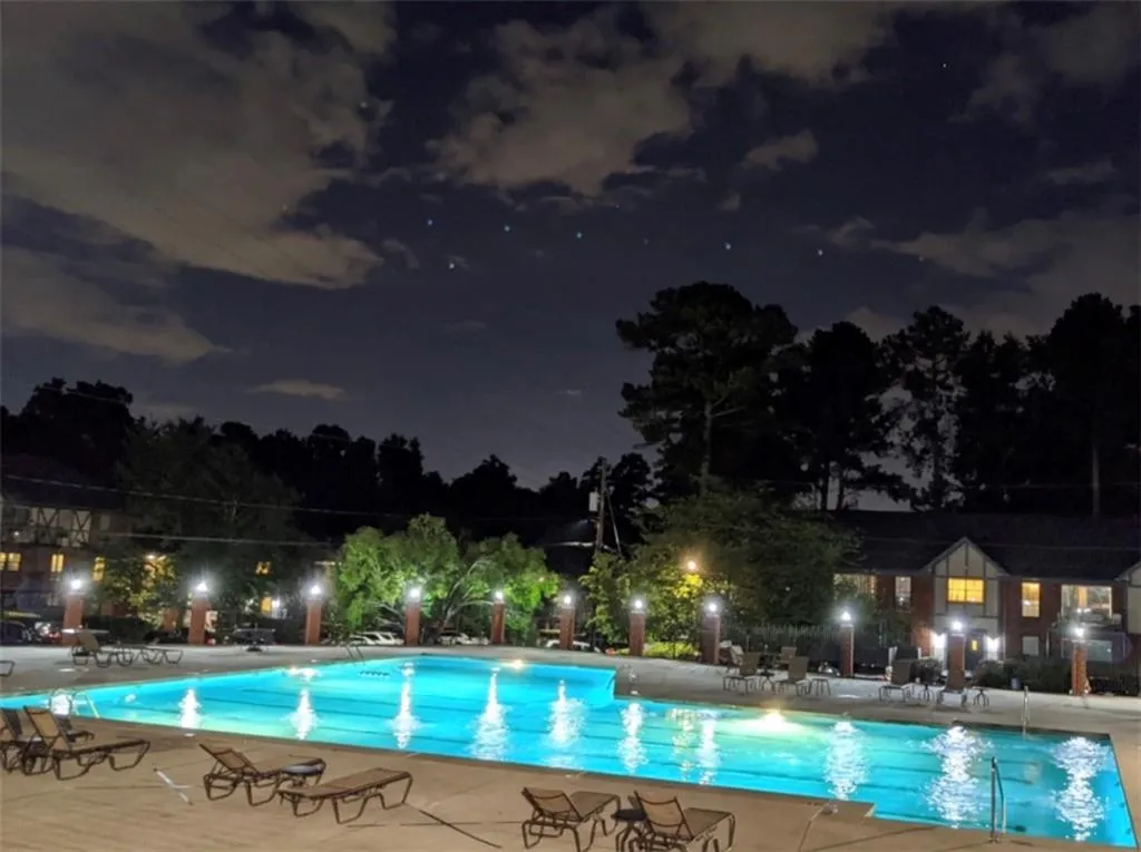 6851 Roswell Road Unit F36, Sandy Springs, Georgia 30328, 1 Bedroom Bedrooms, ,1 BathroomBathrooms,Residential,Sold,6851 Roswell Road Unit F36,6776550