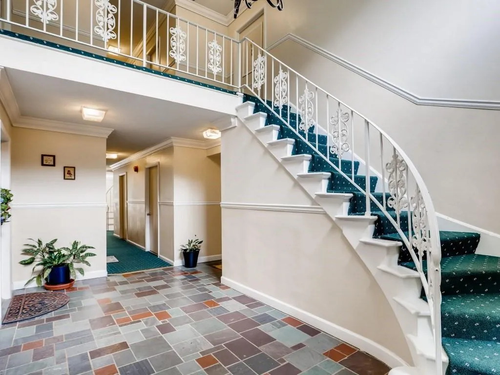 6851 Roswell Road Unit F36, Sandy Springs, Georgia 30328, 1 Bedroom Bedrooms, ,1 BathroomBathrooms,Residential,Sold,6851 Roswell Road Unit F36,6776550