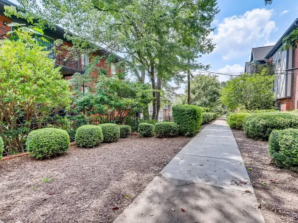 6851 Roswell Road Unit F36, Sandy Springs, Georgia 30328, 1 Bedroom Bedrooms, ,1 BathroomBathrooms,Residential,Sold,6851 Roswell Road Unit F36,6776550