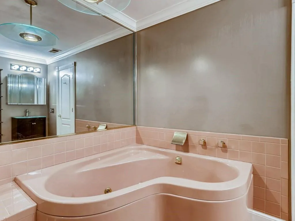 6851 Roswell Road Unit F36, Sandy Springs, Georgia 30328, 1 Bedroom Bedrooms, ,1 BathroomBathrooms,Residential,Sold,6851 Roswell Road Unit F36,6776550