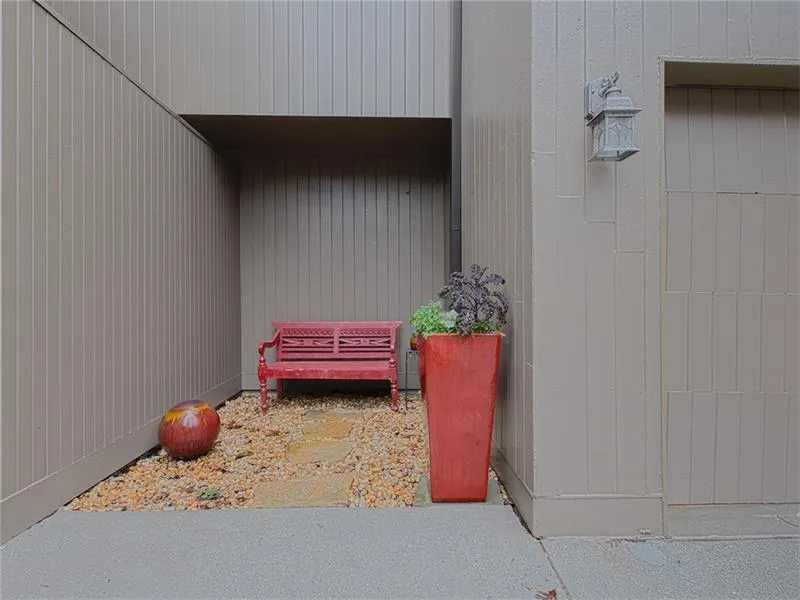 540 Elden Drive, Sandy Springs, Georgia 30342, 3 Bedrooms Bedrooms, ,3 BathroomsBathrooms,Residential,Sold,540 Elden Drive,5802167