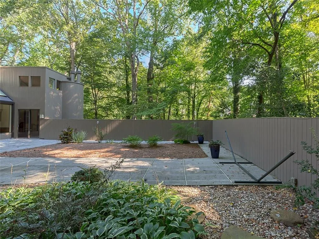 540 Elden Drive, Sandy Springs, Georgia 30342, 3 Bedrooms Bedrooms, ,3 BathroomsBathrooms,Residential,Sold,540 Elden Drive,5802167