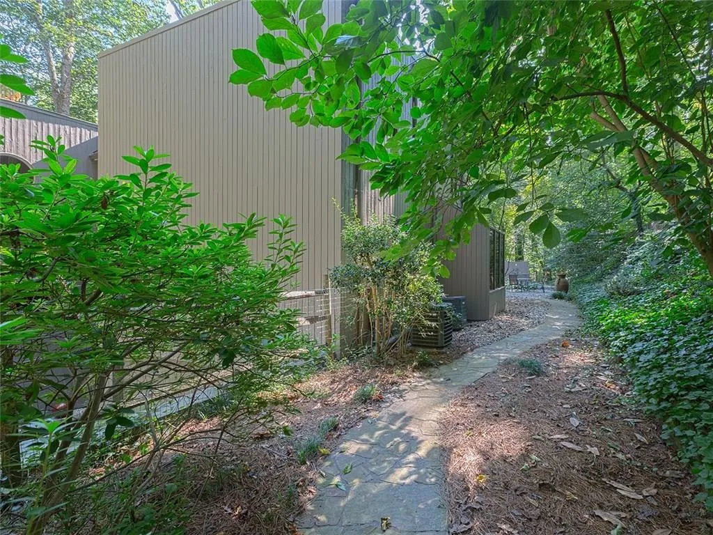 540 Elden Drive, Sandy Springs, Georgia 30342, 3 Bedrooms Bedrooms, ,3 BathroomsBathrooms,Residential,Sold,540 Elden Drive,5802167