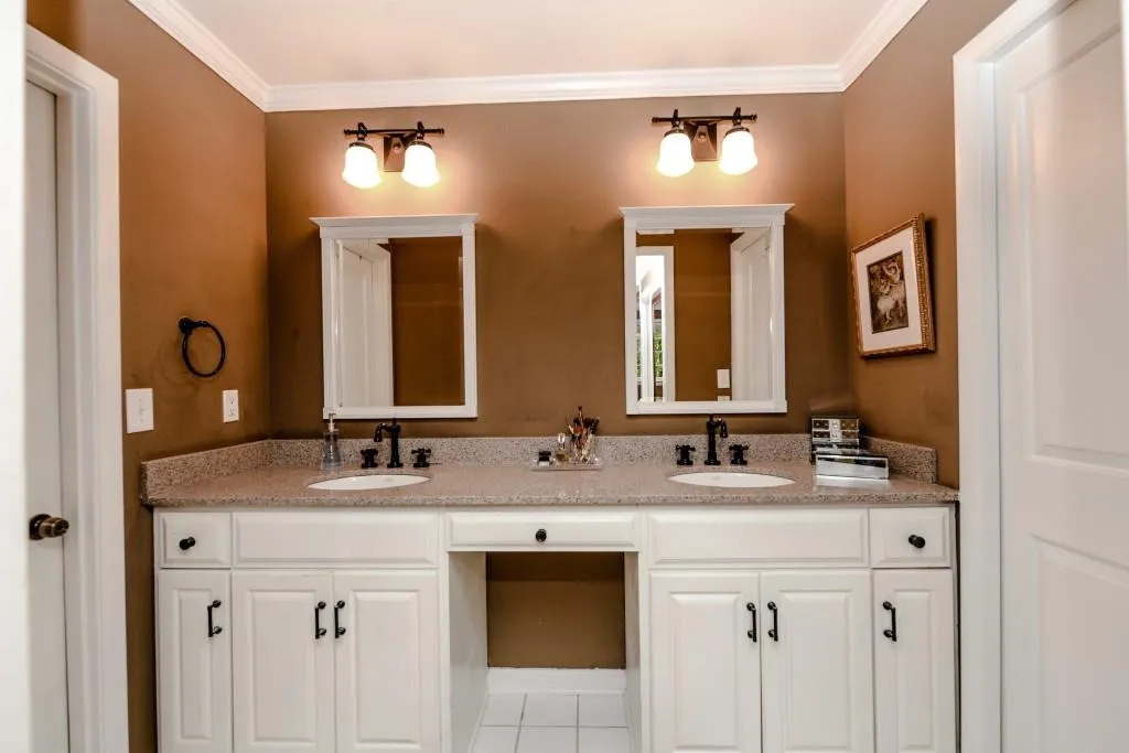 350 Thornwood Drive, Sandy Springs, Georgia 30328, 4 Bedrooms Bedrooms, ,4 BathroomsBathrooms,Residential,Sold,350 Thornwood Drive,5857358