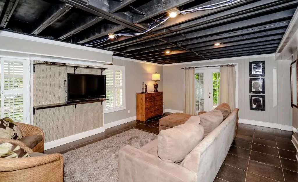 350 Thornwood Drive, Sandy Springs, Georgia 30328, 4 Bedrooms Bedrooms, ,4 BathroomsBathrooms,Residential,Sold,350 Thornwood Drive,5857358