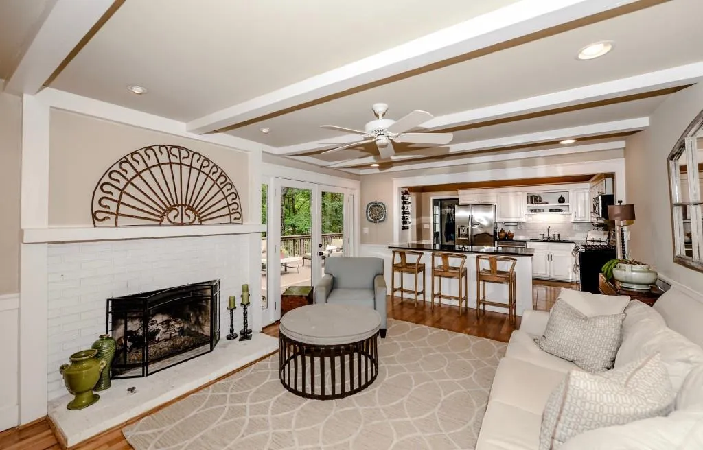 350 Thornwood Drive, Sandy Springs, Georgia 30328, 4 Bedrooms Bedrooms, ,4 BathroomsBathrooms,Residential,Sold,350 Thornwood Drive,5857358