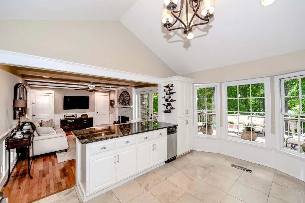 350 Thornwood Drive, Sandy Springs, Georgia 30328, 4 Bedrooms Bedrooms, ,4 BathroomsBathrooms,Residential,Sold,350 Thornwood Drive,5857358