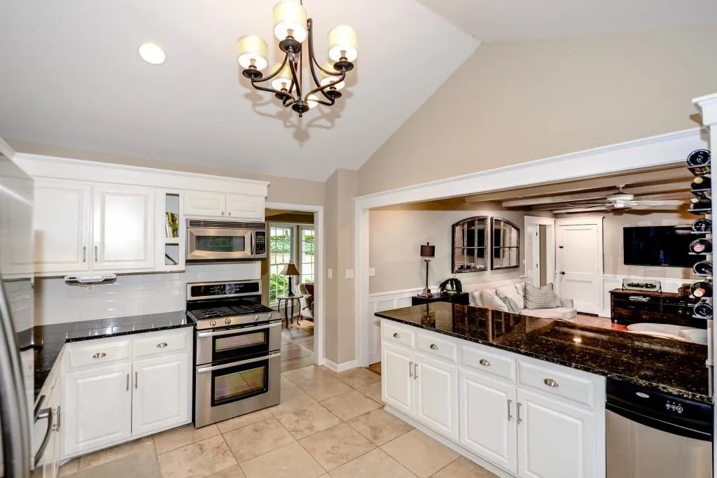 350 Thornwood Drive, Sandy Springs, Georgia 30328, 4 Bedrooms Bedrooms, ,4 BathroomsBathrooms,Residential,Sold,350 Thornwood Drive,5857358