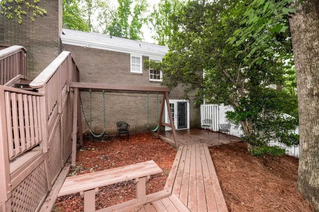 350 Thornwood Drive, Sandy Springs, Georgia 30328, 4 Bedrooms Bedrooms, ,4 BathroomsBathrooms,Residential,Sold,350 Thornwood Drive,5857358