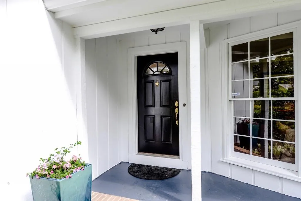 350 Thornwood Drive, Sandy Springs, Georgia 30328, 4 Bedrooms Bedrooms, ,4 BathroomsBathrooms,Residential,Sold,350 Thornwood Drive,5857358