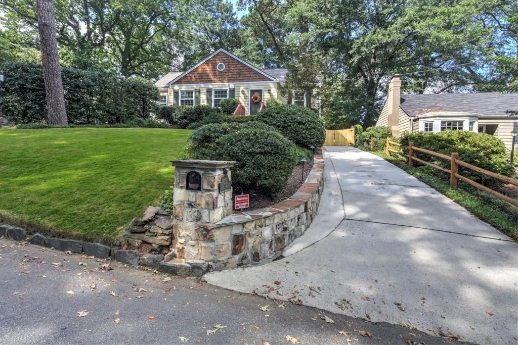 303 Hascall Road Nw, Atlanta, Georgia 30309, 3 Bedrooms Bedrooms, ,2 BathroomsBathrooms,Residential,Sold,303 Hascall Road Nw,5913404