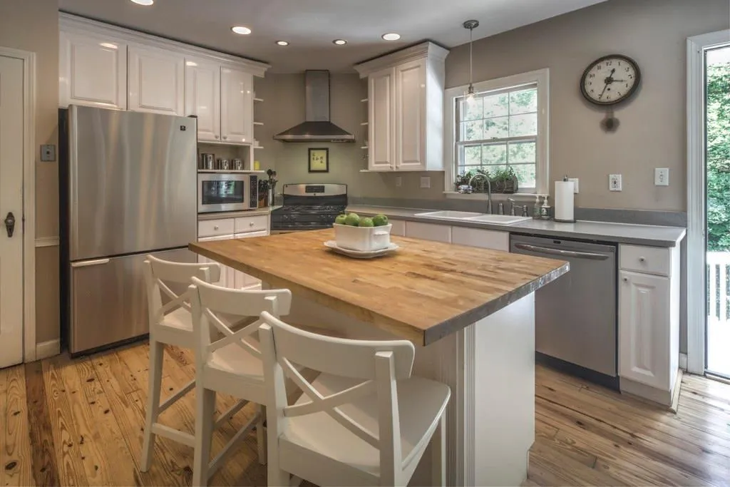 2619 Birchwood Drive Ne, Atlanta, Georgia 30305, 4 Bedrooms Bedrooms, ,3 BathroomsBathrooms,Residential,Sold,2619 Birchwood Drive Ne,5706188