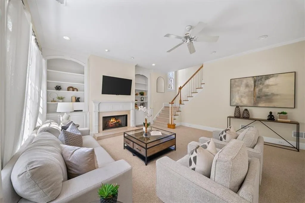 300 Nell Court, Atlanta, Georgia 30342, 4 Bedrooms Bedrooms, ,3 BathroomsBathrooms,Residential,For Sale,300 Nell Court,7733451