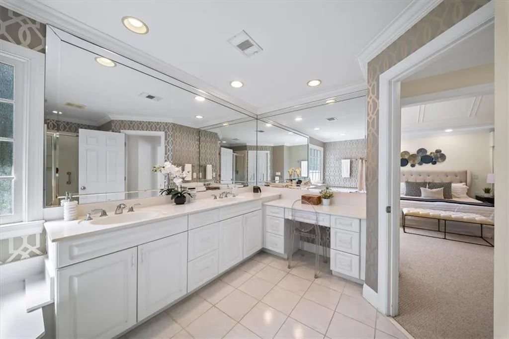 300 Nell Court, Atlanta, Georgia 30342, 4 Bedrooms Bedrooms, ,3 BathroomsBathrooms,Residential,For Sale,300 Nell Court,7733451
