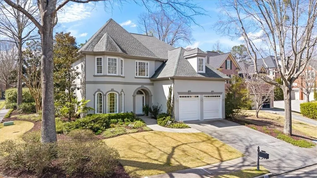 300 Nell Court, Atlanta, Georgia 30342, 4 Bedrooms Bedrooms, ,3 BathroomsBathrooms,Residential,For Sale,300 Nell Court,7733451