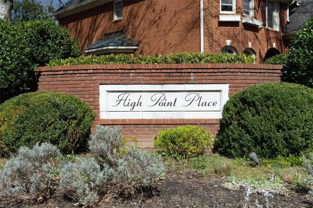 300 Nell Court, Atlanta, Georgia 30342, 4 Bedrooms Bedrooms, ,3 BathroomsBathrooms,Residential,For Sale,300 Nell Court,7733451