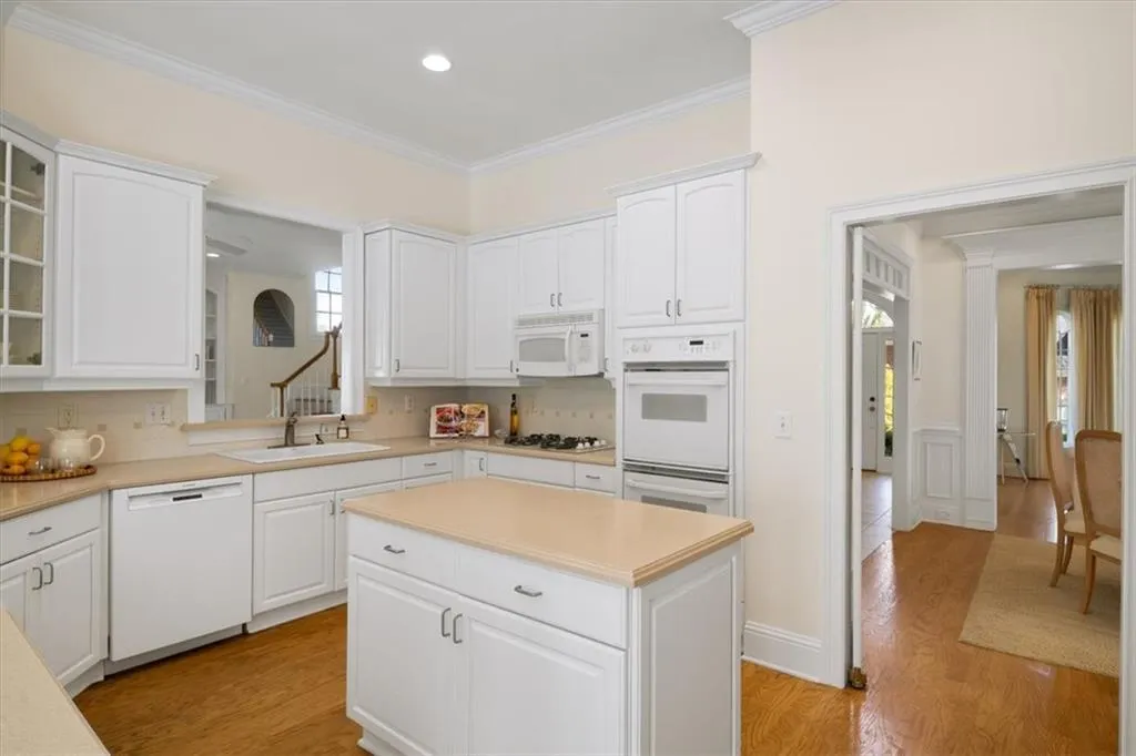 300 Nell Court, Atlanta, Georgia 30342, 4 Bedrooms Bedrooms, ,3 BathroomsBathrooms,Residential,For Sale,300 Nell Court,7733451
