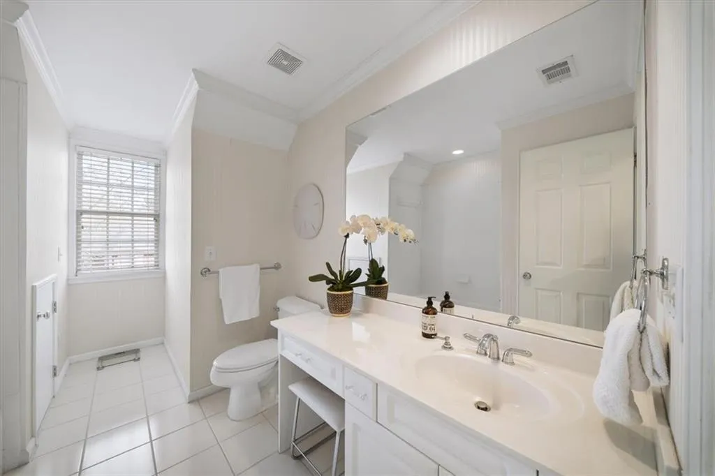 300 Nell Court, Atlanta, Georgia 30342, 4 Bedrooms Bedrooms, ,3 BathroomsBathrooms,Residential,For Sale,300 Nell Court,7733451